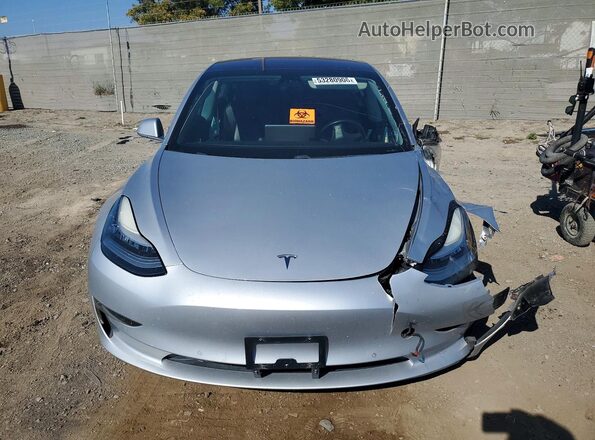 5YJ3E1EB2JF116947 2018 TESLA MODEL Silver Widok z przodu