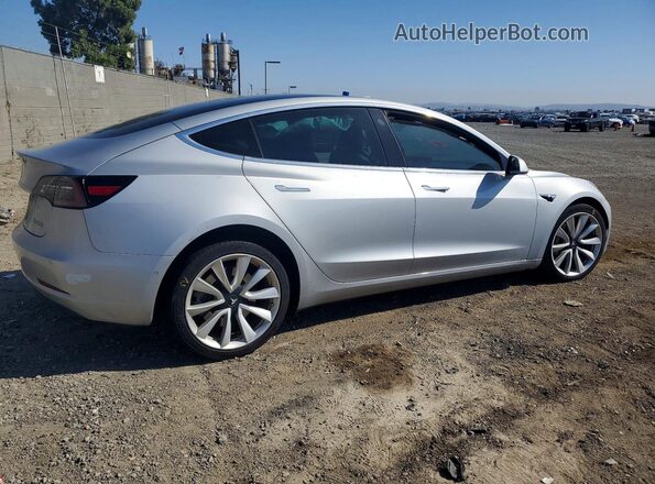 5YJ3E1EB2JF116947 2018 TESLA MODEL Silver Tył prawy
