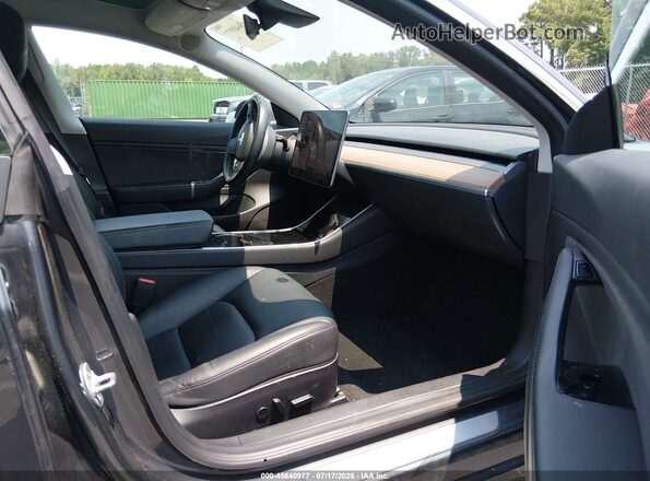 5YJ3E1EB2JF119427 2018 TESLA MODEL 3 Серый Вид салона спереди