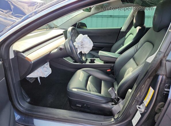 5YJ3E1EB2KF209954 2019 TESLA MODEL Gray Front interior view