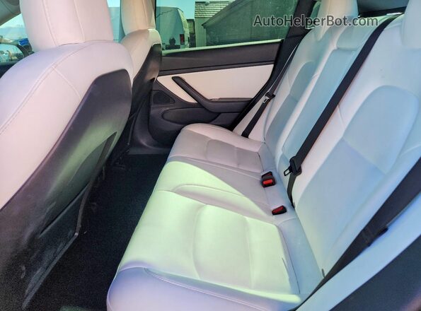 5YJ3E1EB2LF622703 2020 TESLA MODEL Black Vista de los asientos traseros