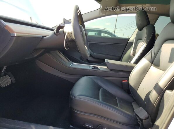 5YJ3E1EB2MF877465 2021 TESLA MODEL White Vista interior delantera