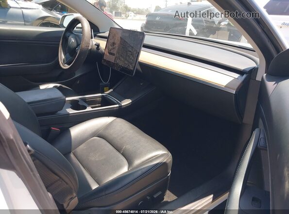 5YJ3E1EB2MF938975 2021 TESLA MODEL 3 Белый Вид салона спереди