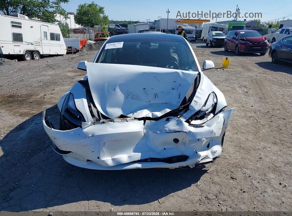5YJ3E1EB2NF151672 2022 TESLA MODEL 3 Белый Вид панели приборов