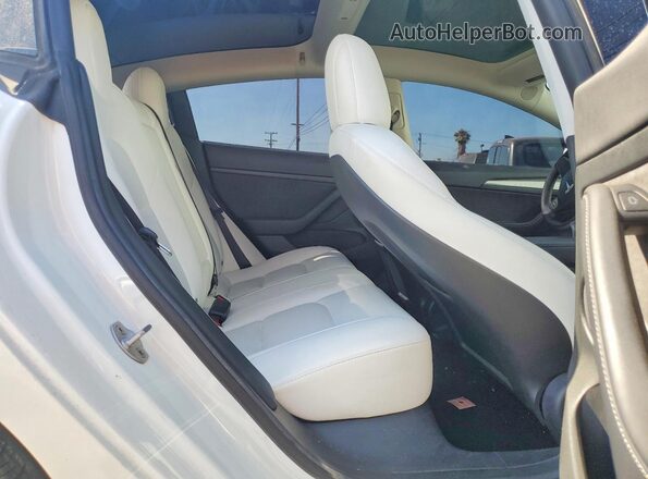 5YJ3E1EB2NF236611 2022 TESLA MODEL White უკანა სავარძლების ხედი