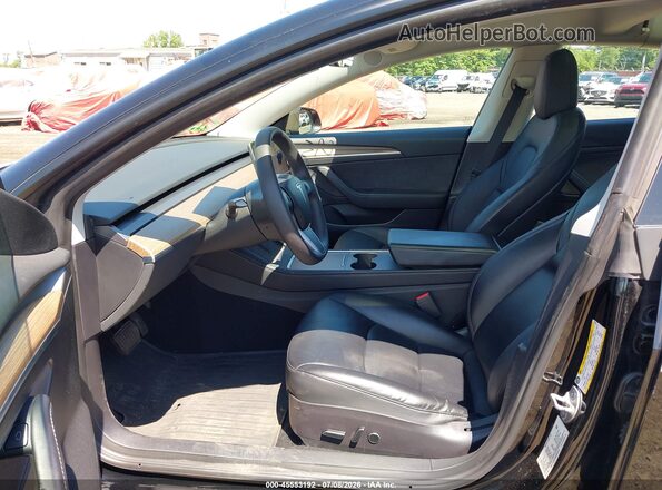 5YJ3E1EB2NF322758 2022 TESLA MODEL 3 Черный Вид салона спереди