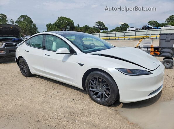 5YJ3E1EB2RF810999 2024 TESLA OTHER Белый Передняя правая четверть