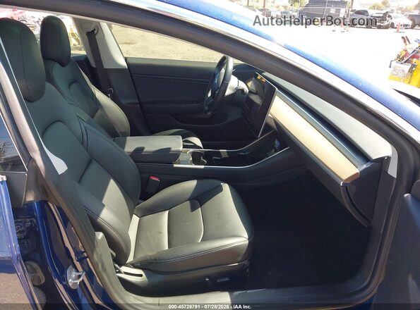5YJ3E1EB3KF365615 2019 TESLA MODEL 3 Blue Вид салону спереду