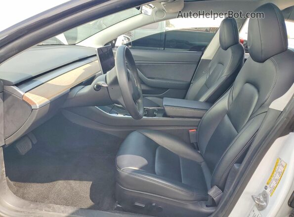 5YJ3E1EB3LF807200 2020 TESLA MODEL White Widok wnętrza z przodu