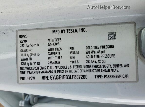 5YJ3E1EB3LF807200 2020 TESLA MODEL White Widok komory silnika