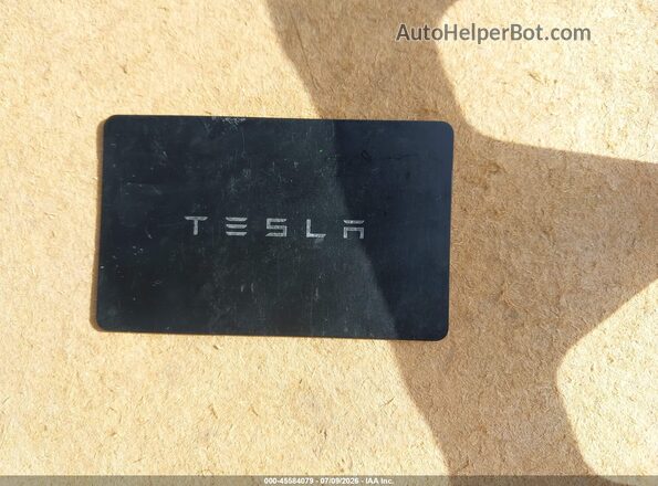 5YJ3E1EB3NF126991 2022 TESLA MODEL 3 Красный Вид панели приборов