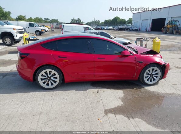 5YJ3E1EB3NF126991 2022 TESLA MODEL 3 Красный Вид задней части салона