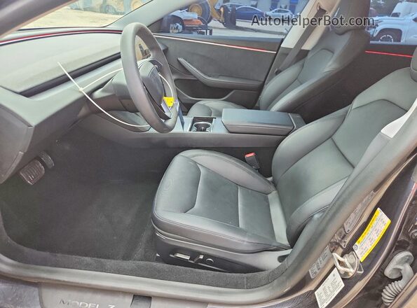5YJ3E1EB3RF740879 2024 TESLA MODEL Gray წინა სალონის ხედი