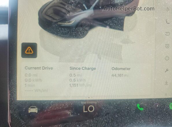 5YJ3E1EB3RF740879 2024 TESLA MODEL Gray ხელსაწყოთა პანელის ხედი