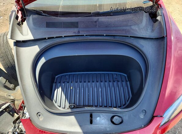 5YJ3E1EB3SF938187 2025 TESLA MODEL Red Սալոնի հետևի տեսք