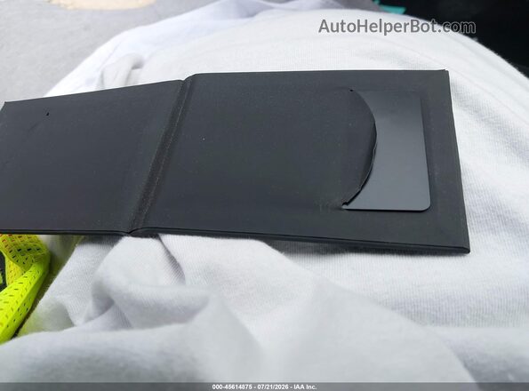 5YJ3E1EB3SF972985 2025 TESLA MODEL 3 Серебряный Вид панели приборов
