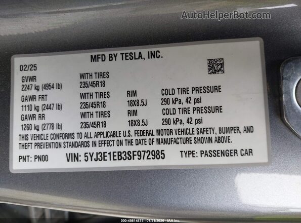 5YJ3E1EB3SF972985 2025 TESLA MODEL 3 Серебряный Вид подкапотного пространства