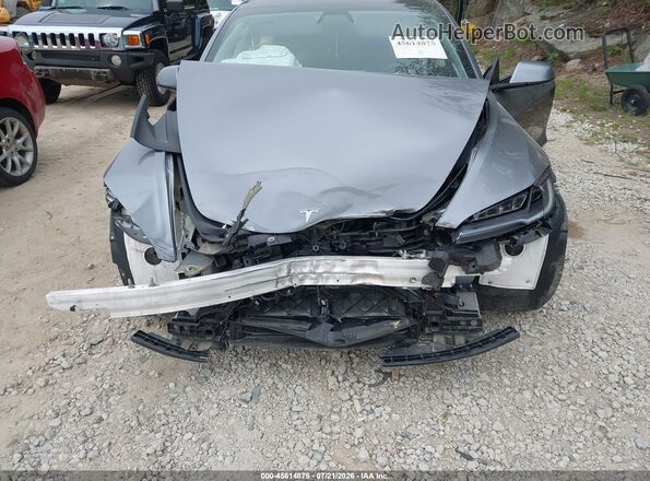 5YJ3E1EB3SF972985 2025 TESLA MODEL 3 Серебряный Вид спереди