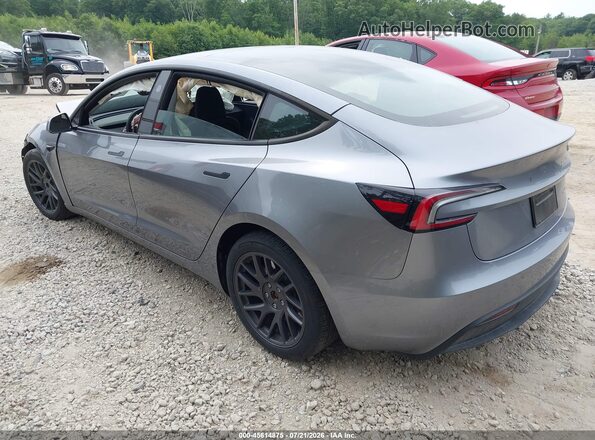 5YJ3E1EB3SF972985 2025 TESLA MODEL 3 Серебряный Задняя левая четверть