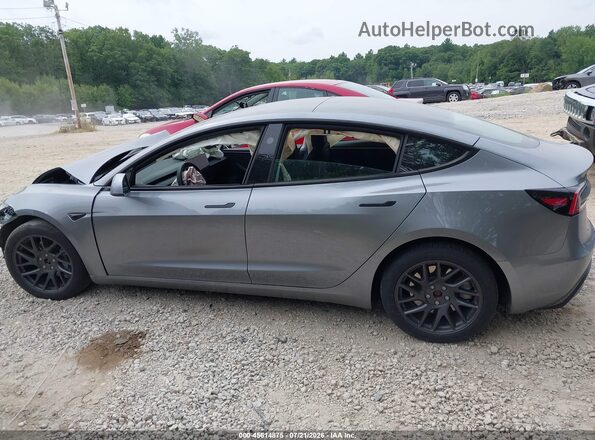 5YJ3E1EB3SF972985 2025 TESLA MODEL 3 Серебряный Панорамный вид салона 360°
