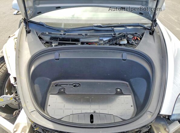 5YJ3E1EB4JF091193 2018 TESLA MODEL Silver Rear interior view