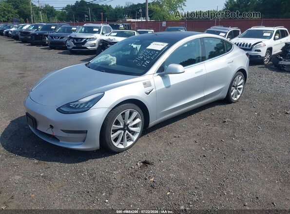 5YJ3E1EB4JF116870 2018 TESLA MODEL 3 Silver Przód lewy