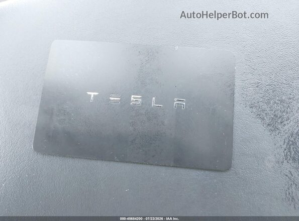 5YJ3E1EB4JF116870 2018 TESLA MODEL 3 Silver Widok deski rozdzielczej