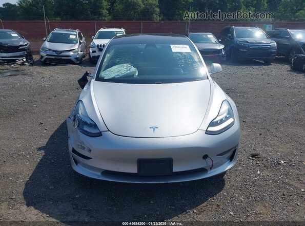 5YJ3E1EB4JF116870 2018 TESLA MODEL 3 Silver Widok zestawu wskaźników