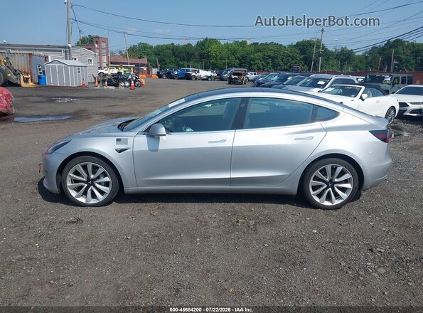 5YJ3E1EB4JF116870 2018 TESLA MODEL 3 Silver Widok wnętrza 360 stopni