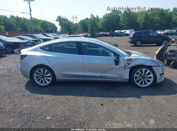 5YJ3E1EB4JF116870 2018 TESLA MODEL 3 Silver Widok wnętrza z tyłu
