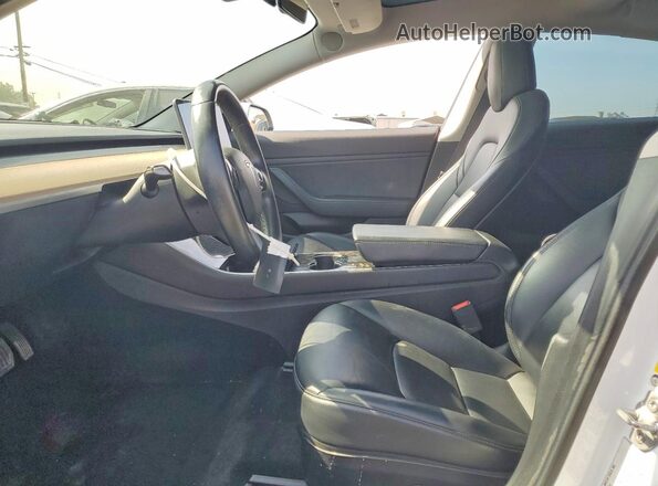 5YJ3E1EB4KF388532 2019 TESLA MODEL White წინა სალონის ხედი