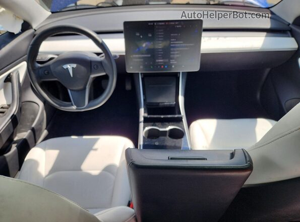 5YJ3E1EB4KF526764 2019 TESLA MODEL Blue Առջևի վահանակի տեսք