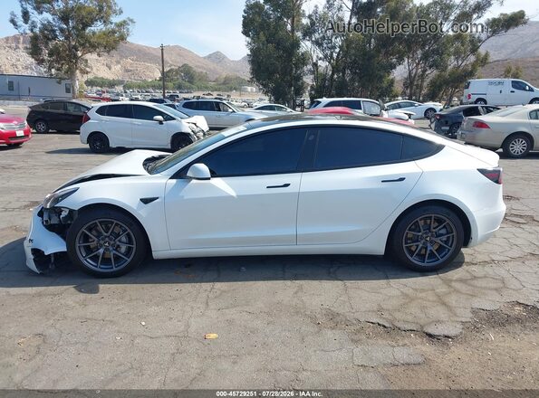 5YJ3E1EB4MF869609 2021 TESLA MODEL 3 Белый Вид задней части салона