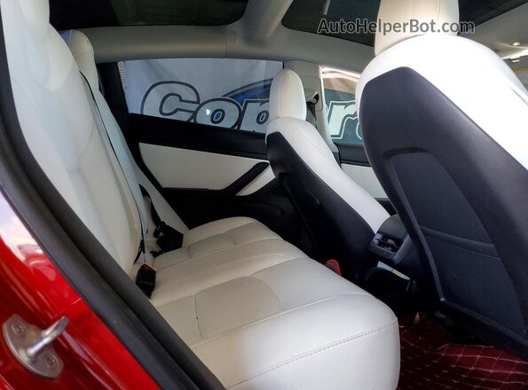 5YJ3E1EB4MF877564 2021 TESLA MODEL Red Вид задніх сидінь