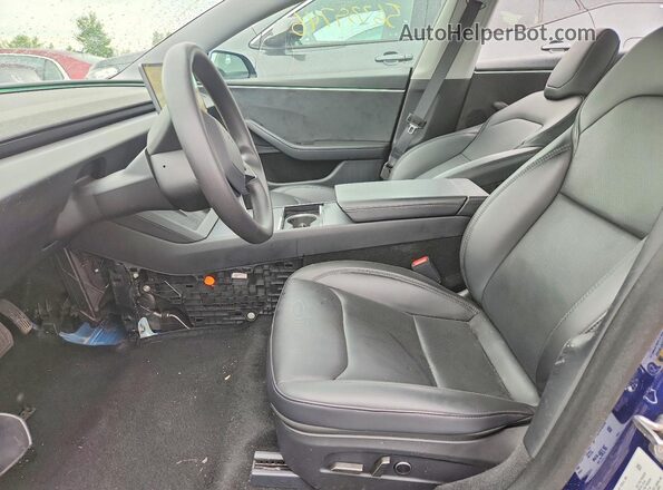 5YJ3E1EB4RF755066 2024 TESLA MODEL Blue Vista interior delantera