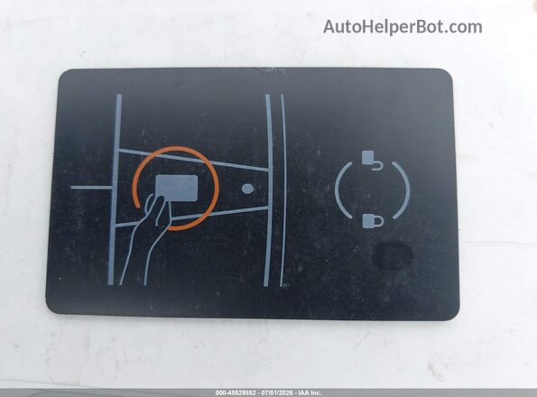5YJ3E1EB4SF055585 2025 TESLA MODEL 3 Gray Առջևի վահանակի տեսք