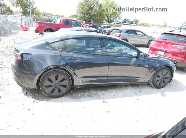 5YJ3E1EB4SF959890 2025 TESLA MODEL 3 Gray Widok wnętrza z tyłu