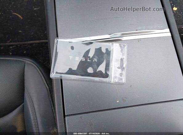 5YJ3E1EB4SF986717 2025 TESLA MODEL 3 Gray Widok deski rozdzielczej