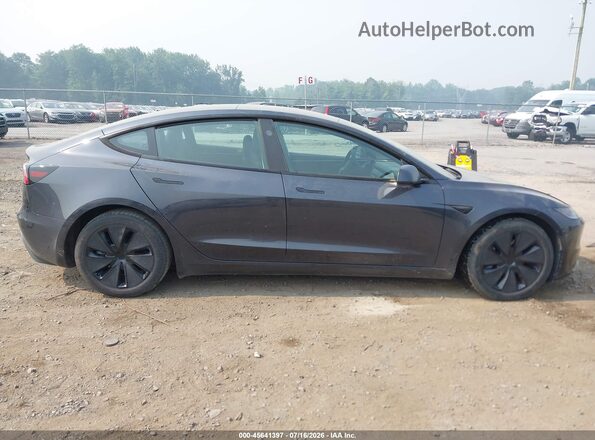5YJ3E1EB4SF986717 2025 TESLA MODEL 3 Gray Widok wnętrza z tyłu