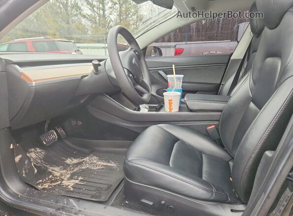 5YJ3E1EB5KF385557 2019 TESLA MODEL Black Widok wnętrza z przodu