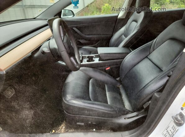 5YJ3E1EB5LF512227 2020 TESLA MODEL White Вид салону спереду