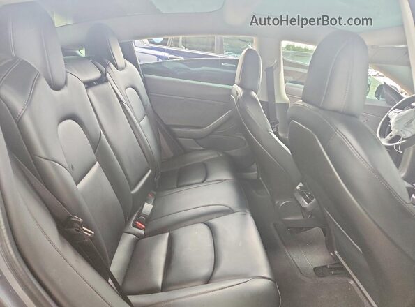 5YJ3E1EB5LF619925 2020 TESLA MODEL Gray Widok tylnych siedzeń