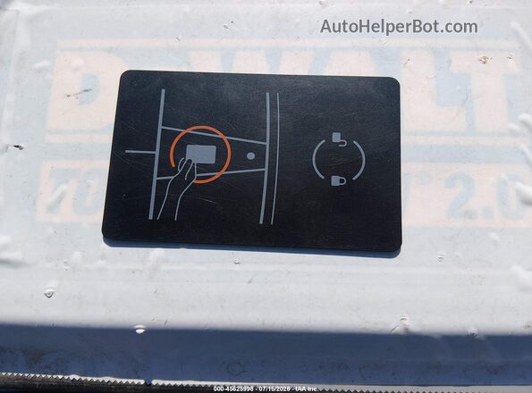 5YJ3E1EB5LF635803 2020 TESLA MODEL 3 Red Widok deski rozdzielczej