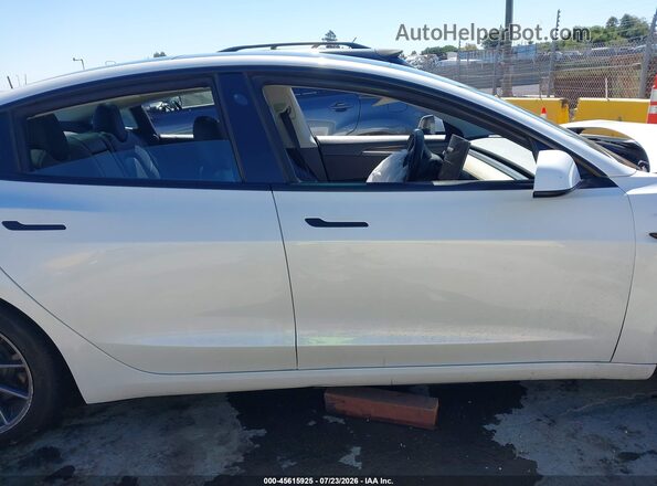 5YJ3E1EB5MF003305 2021 TESLA MODEL 3 White Widok zestawu wskaźników