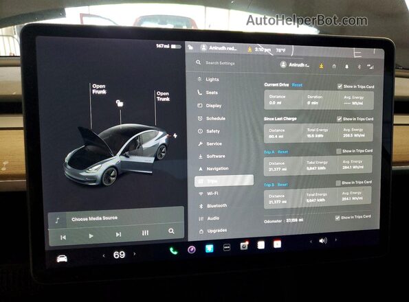 5YJ3E1EB5MF979696 2021 TESLA MODEL Gray Vista del cuadro de instrumentos