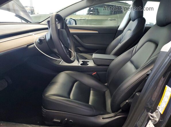 5YJ3E1EB5MF979696 2021 TESLA MODEL Gray Vista interior delantera