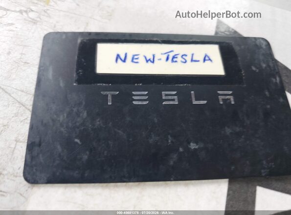 5YJ3E1EB5PF415650 2023 TESLA MODEL 3 Синий Вид панели приборов