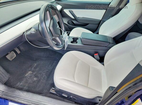 5YJ3E1EB6JF100928 2018 TESLA MODEL Blue Widok wnętrza z przodu
