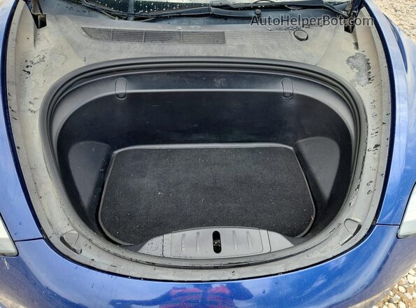 5YJ3E1EB6JF100928 2018 TESLA MODEL Blue Widok wnętrza z tyłu