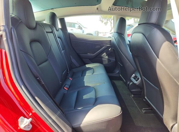 5YJ3E1EB6JF104770 2018 TESLA MODEL Red უკანა სავარძლების ხედი